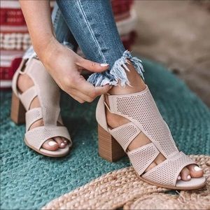Peep toe perforated chunky heel